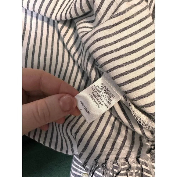 Entro Woman’s button up stripe long sleeve with fringe and front pocket size lar - Picture 6 of 9